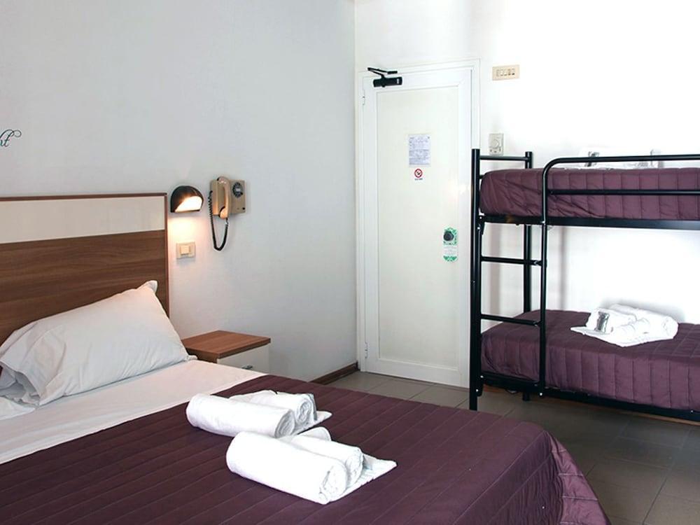 Hotel Vela D'Oro Riccione Esterno foto