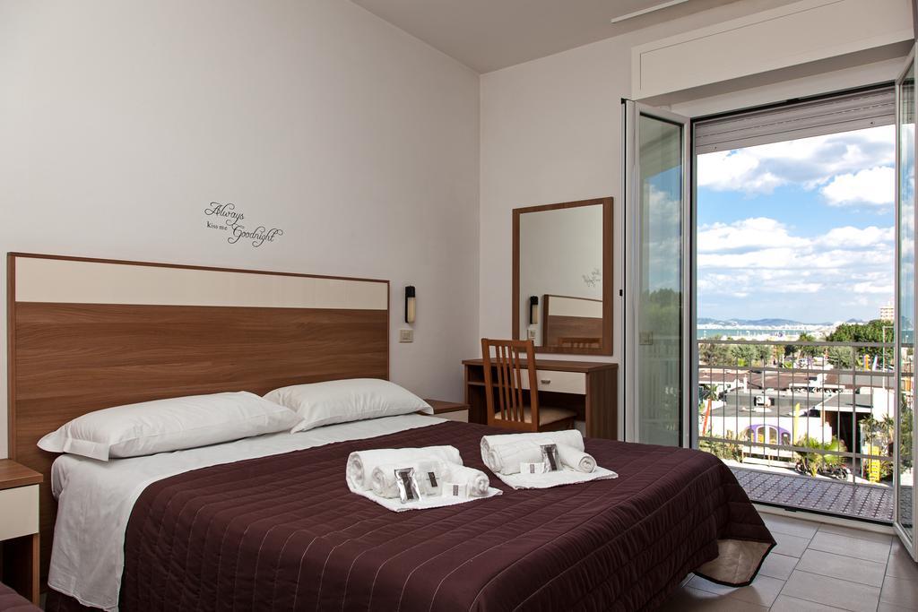 Hotel Vela D'Oro Riccione Esterno foto