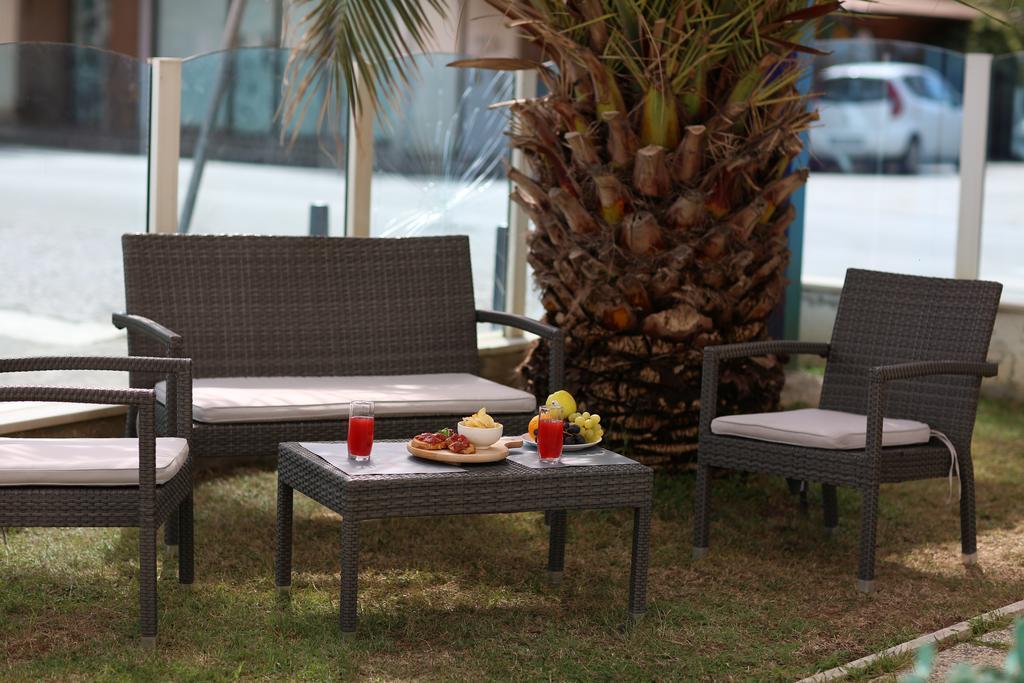 Hotel Vela D'Oro Riccione Esterno foto