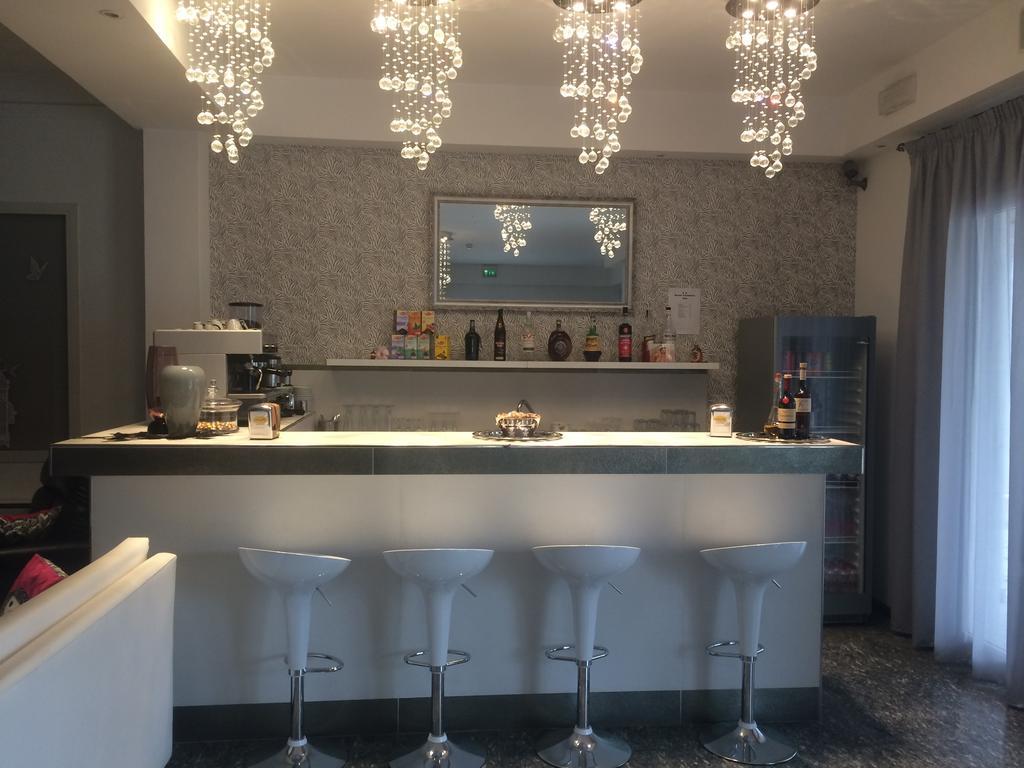 Hotel Vela D'Oro Riccione Esterno foto