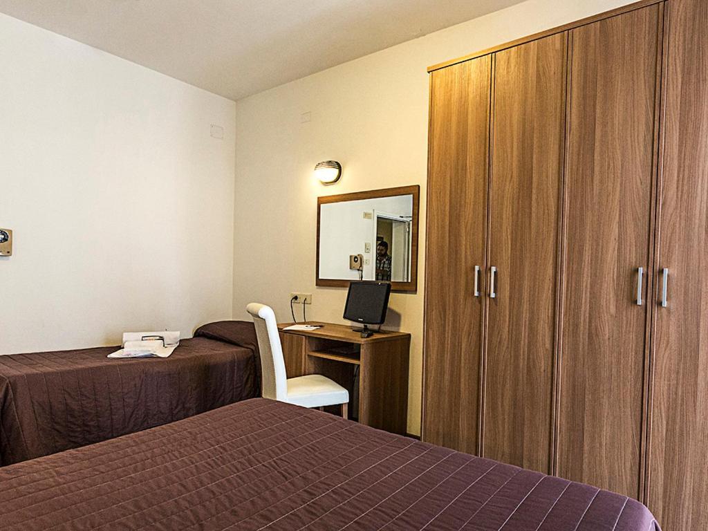 Hotel Vela D'Oro Riccione Esterno foto