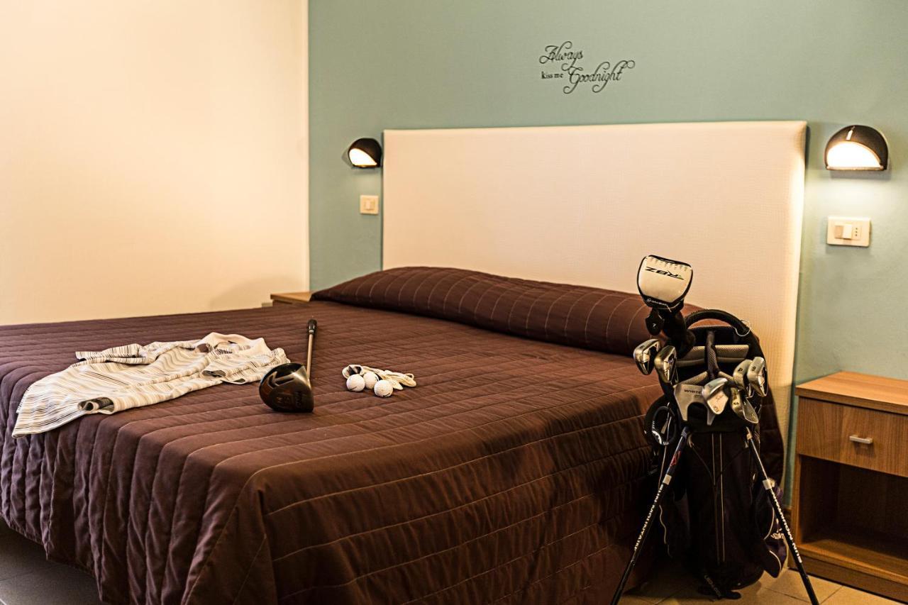 Hotel Vela D'Oro Riccione Esterno foto