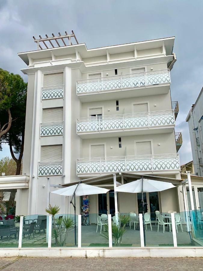 Hotel Vela D'Oro Riccione Esterno foto