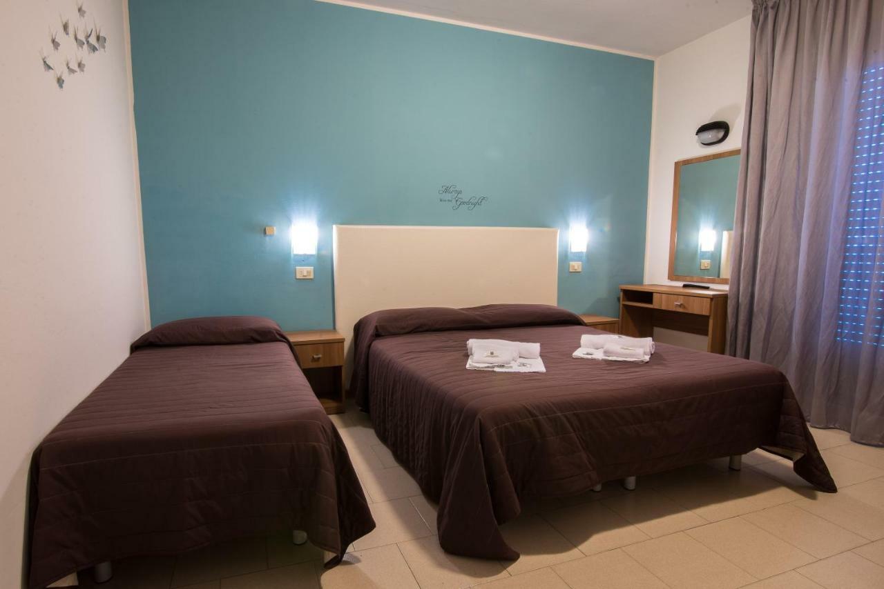 Hotel Vela D'Oro Riccione Esterno foto