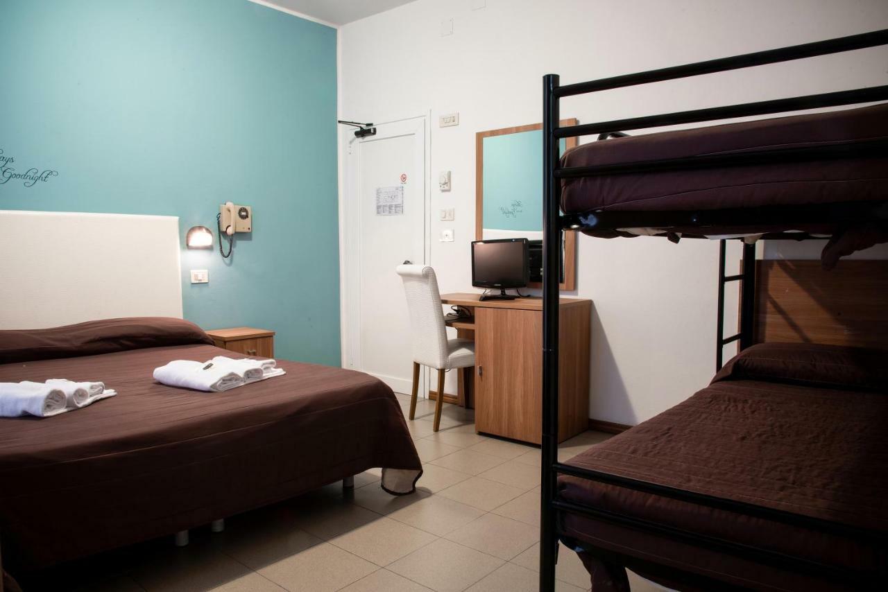 Hotel Vela D'Oro Riccione Esterno foto