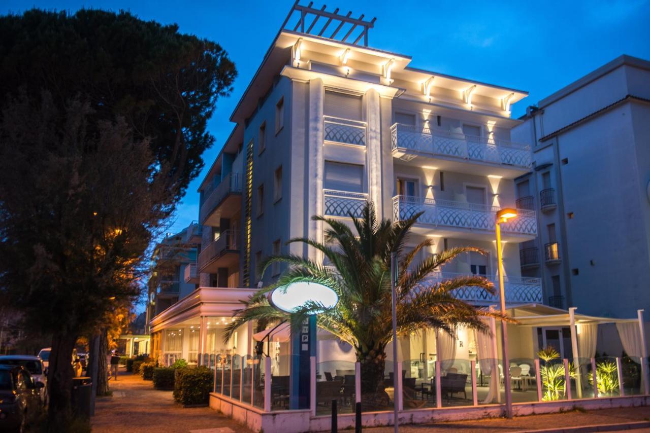 Hotel Vela D'Oro Riccione Esterno foto
