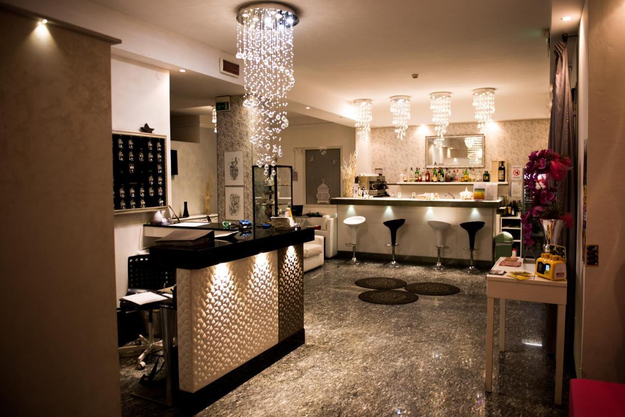 Hotel Vela D'Oro Riccione Esterno foto